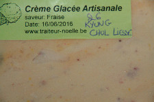 New Passion, Crème glacée artisanal 1l - Fraise (50% lait - 50% crème provenance direct de la ferme) 7,07 € / pièce New Passion, Crème glacée artisanal 1l - Fraise (50% lait - 50% crème provenance direct de la ferme) 7,07 € / pièce