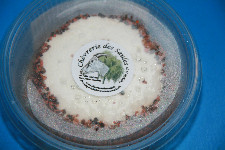 Chèvrerie des saules, Fromage frais de chèvre poivre 4 saisons (100gr); 3,66 € Chèvrerie des saules, Fromage frais de chèvre poivre 4 saisons (100gr); 3,66 €