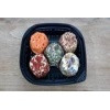 Chèvrerie des saules, Plateau assortiment de 5 petits frais de chèvre épicés (225gr); 11,46 € Chèvrerie des saules, Plateau assortiment de 5 petits frais de chèvre épicés (225gr); 11,46 €