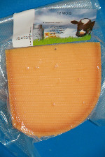 Vanériau, Fromage "12 mois" (200g sous vide) (style gouda) 3,90 € / pièce Vanériau, Fromage "12 mois" (200g sous vide) (style gouda) 3,90 € / pièce